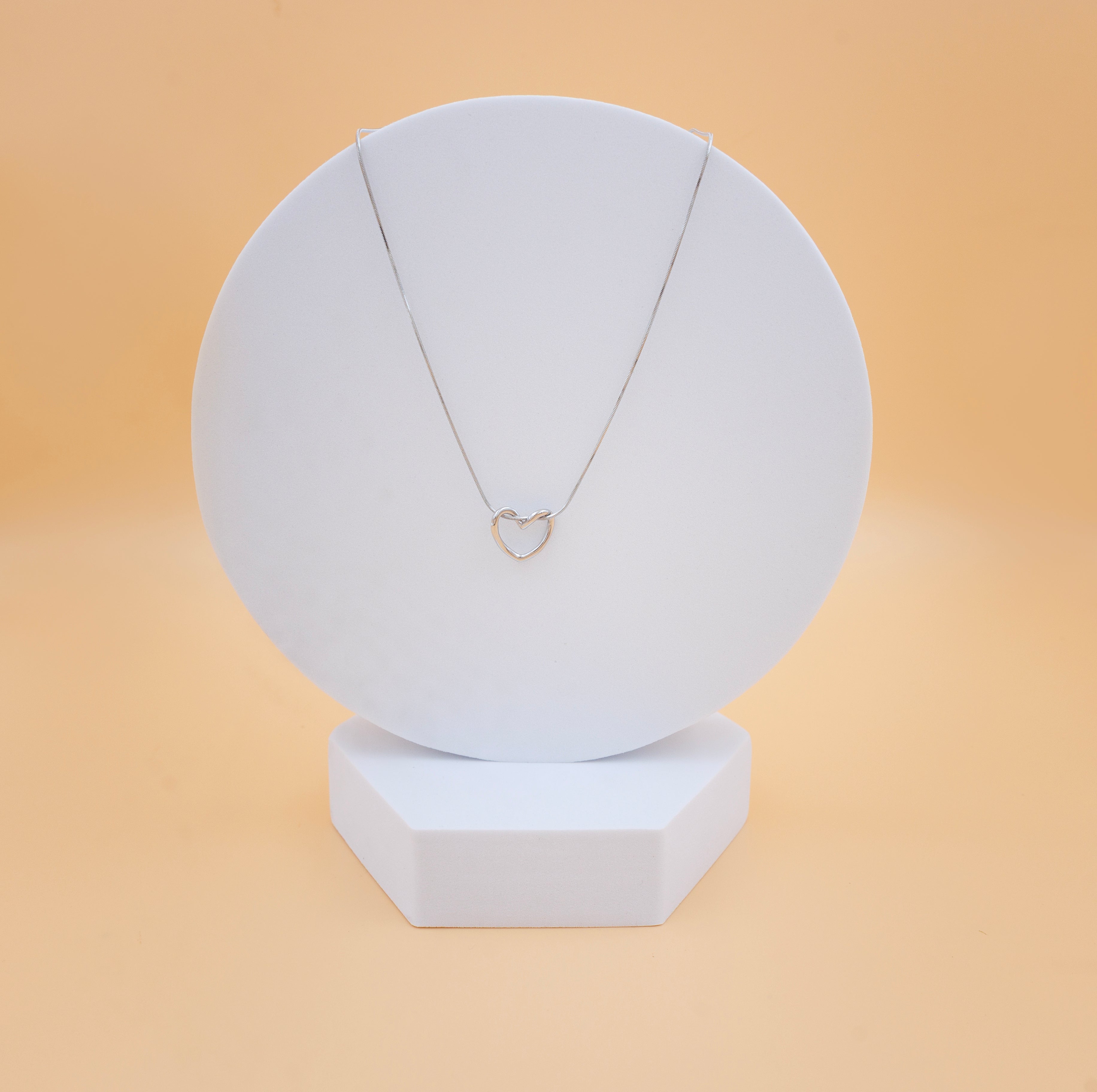 Minimal Heart Necklace