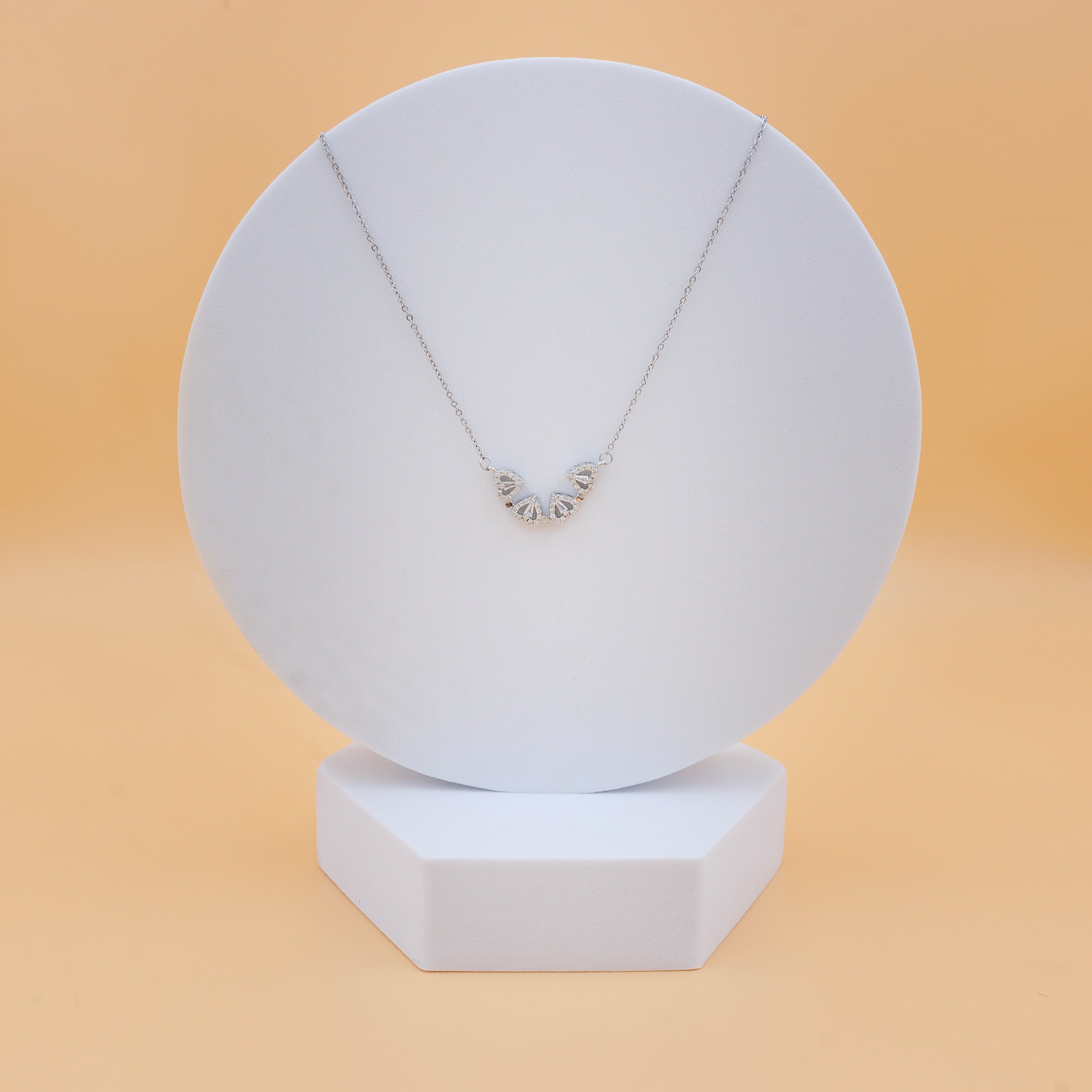 Magnetic Clover Heart Necklace